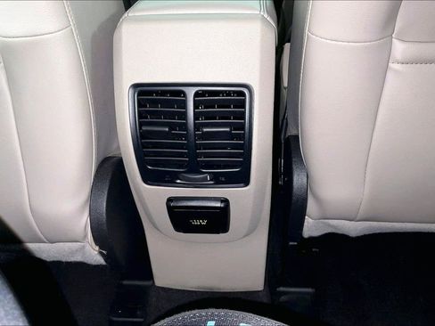 Used 2018 Ford Escape Titanium image 33