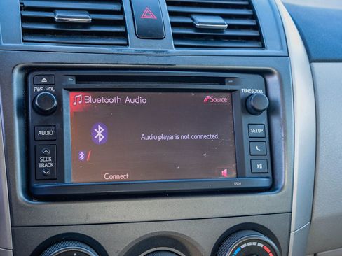 Used 2013 Toyota Corolla LE image 25