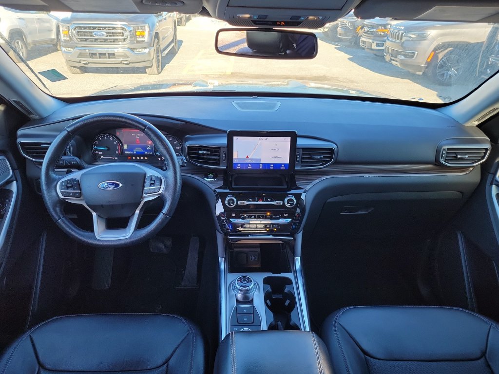 Used 2021 Ford Explorer Limited w/ Equipment Group 301A AWD/4WD image 13