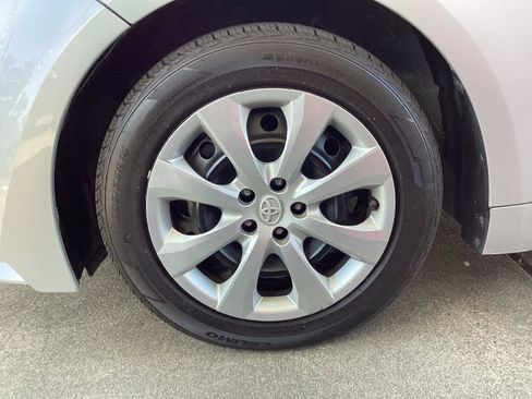 Used 2022 Toyota Corolla LE FWD image 19