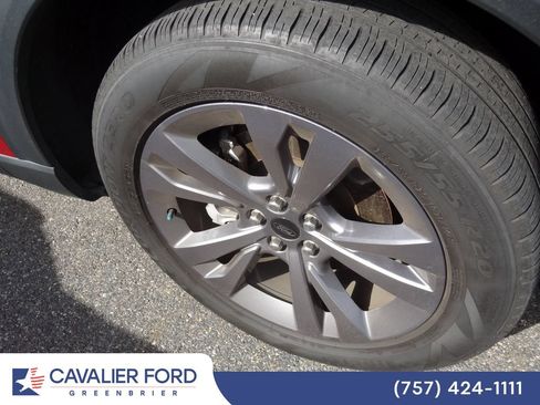 Used 2022 Ford Explorer XLT w/ Equipment Group 202A RWD image 15