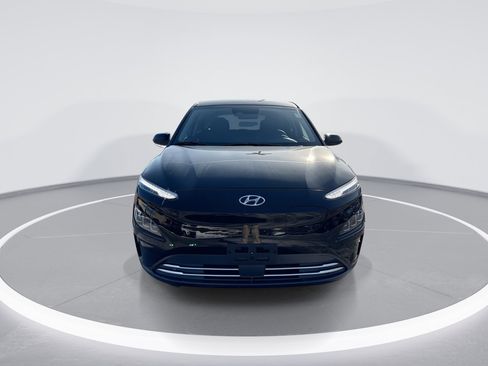 Used 2023 Hyundai Kona Limited w/ Cargo Package FWD image 3