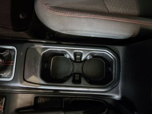 Used 2022 Jeep Wrangler Unlimited Rubicon AWD/4WD image 13