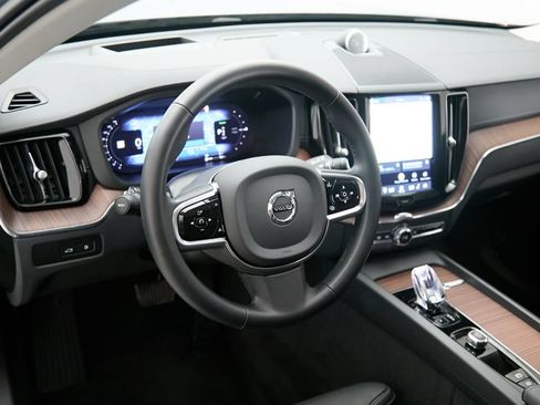 Certified 2023 Volvo XC60 T8 Ultimate w/ Climate Package AWD/4WD image 13