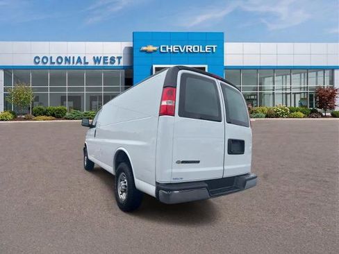 Used 2022 Chevrolet Express 2500 w/ Driver Convenience Package RWD image 5