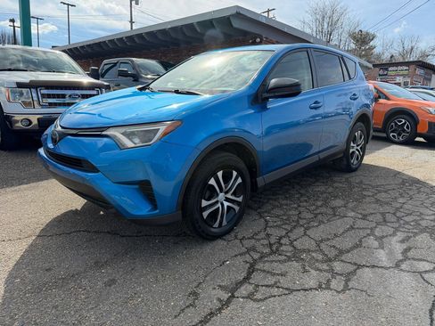 Used 2017 Toyota RAV4 LE w/ All Weather Liner Package image 7