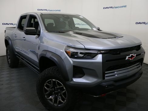 New 2026 Chevrolet Colorado ZR2 w/ Technology Package AWD/4WD image 2