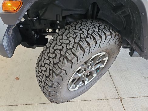 Used 2025 Jeep Wrangler Unlimited Rubicon w/ Convenience Group image 36