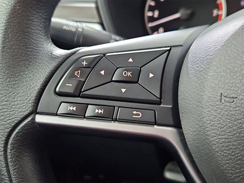 Used 2023 Nissan Altima 2.5 SV image 23