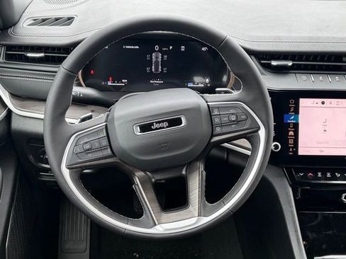 New 2026 Jeep Grand Cherokee Limited image 38