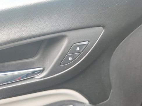 Used 2019 Chevrolet Equinox LS w/ LS Convenience Package image 21