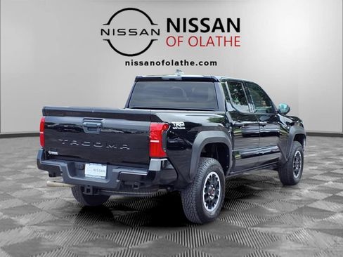 Used 2025 Toyota Tacoma TRD Off-Road AWD/4WD image 27