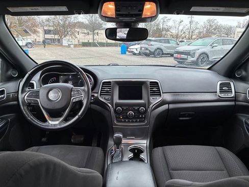 Used 2018 Jeep Grand Cherokee Laredo image 13