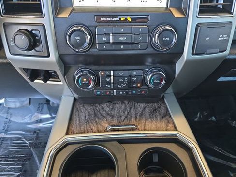 Used 2019 Ford F250 Lariat image 17