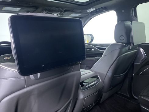 Used 2023 Cadillac Escalade ESV V AWD/4WD image 19