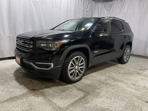 Used 2017 GMC Acadia SLT AWD/4WD image 3