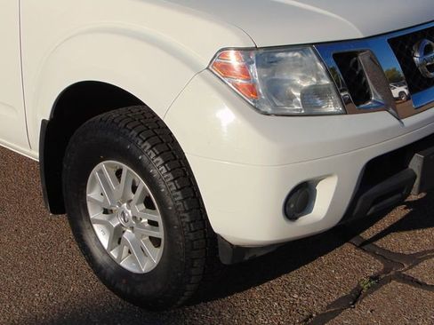 Used 2016 Nissan Frontier SV AWD/4WD image 2