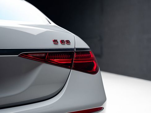 Used 2024 Mercedes-Benz S 63 AMG S image 31