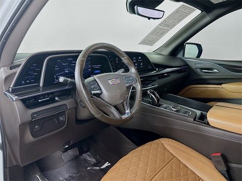 Used 2021 Cadillac Escalade ESV Premium Luxury image 9