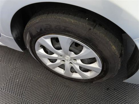 Used 2025 Toyota Corolla LE AWD/4WD image 7