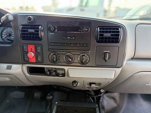 Used 2006 Ford F350 Lariat AWD/4WD image 22