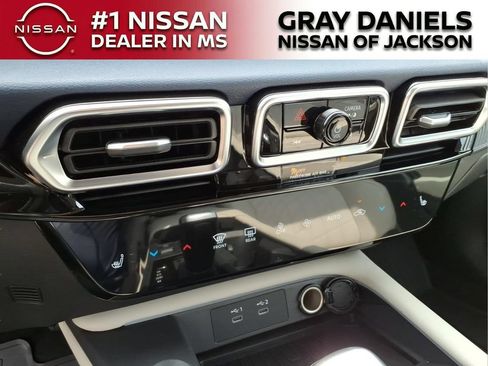 New 2026 Nissan Sentra SL w/ Floor Mat Package FWD image 17