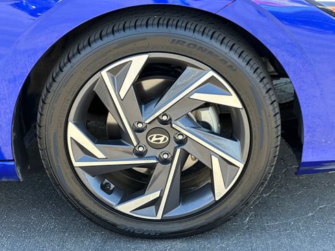 Used 2024 Hyundai Elantra Limited FWD image 13