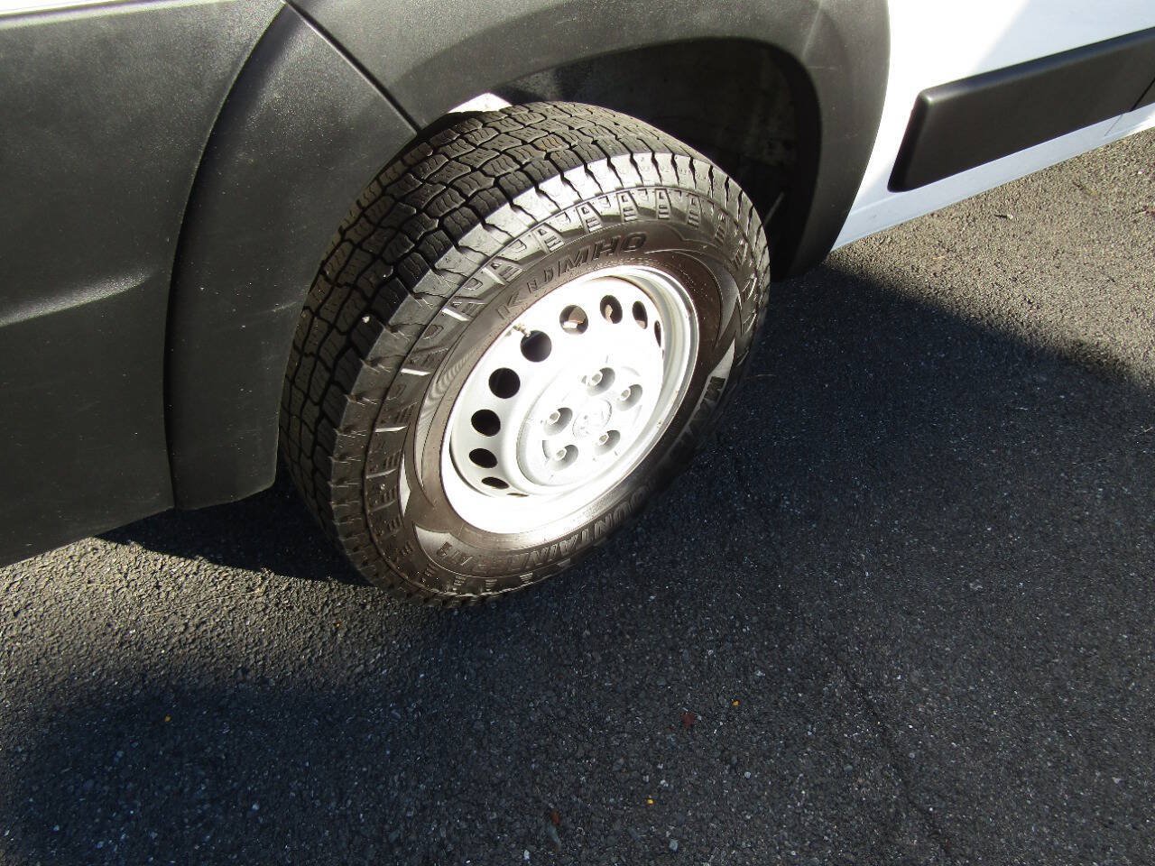 Used 2025 RAM ProMaster 2500 FWD image 24