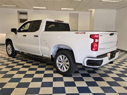 New 2025 Chevrolet Silverado 1500 Custom w/ LPO, Dark Essentials Package image 9