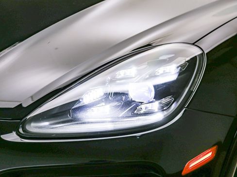 Certified 2023 Porsche Cayenne GTS AWD/4WD image 11