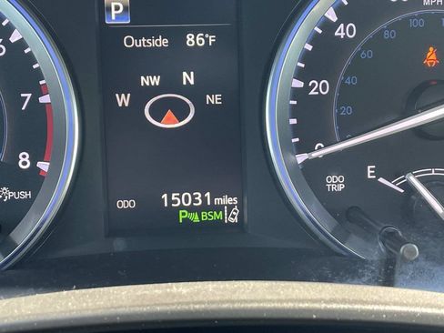 Used 2017 Toyota Highlander Limited FWD image 31