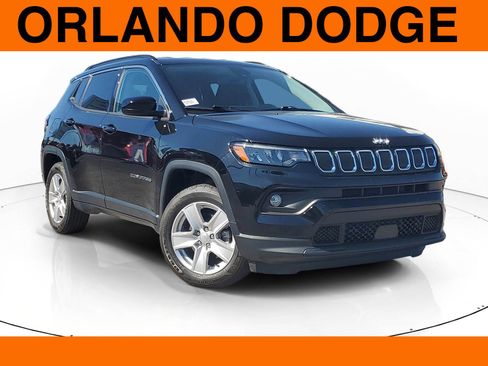 Used 2022 Jeep Compass Latitude image 1