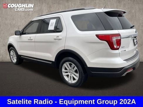 Used 2018 Ford Explorer XLT w/ Equipment Group 202A image 3