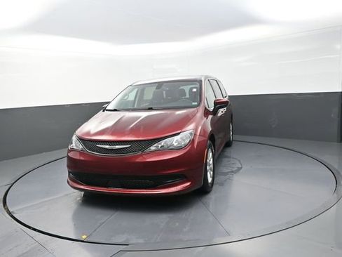 Used 2022 Chrysler Voyager LX FWD image 69