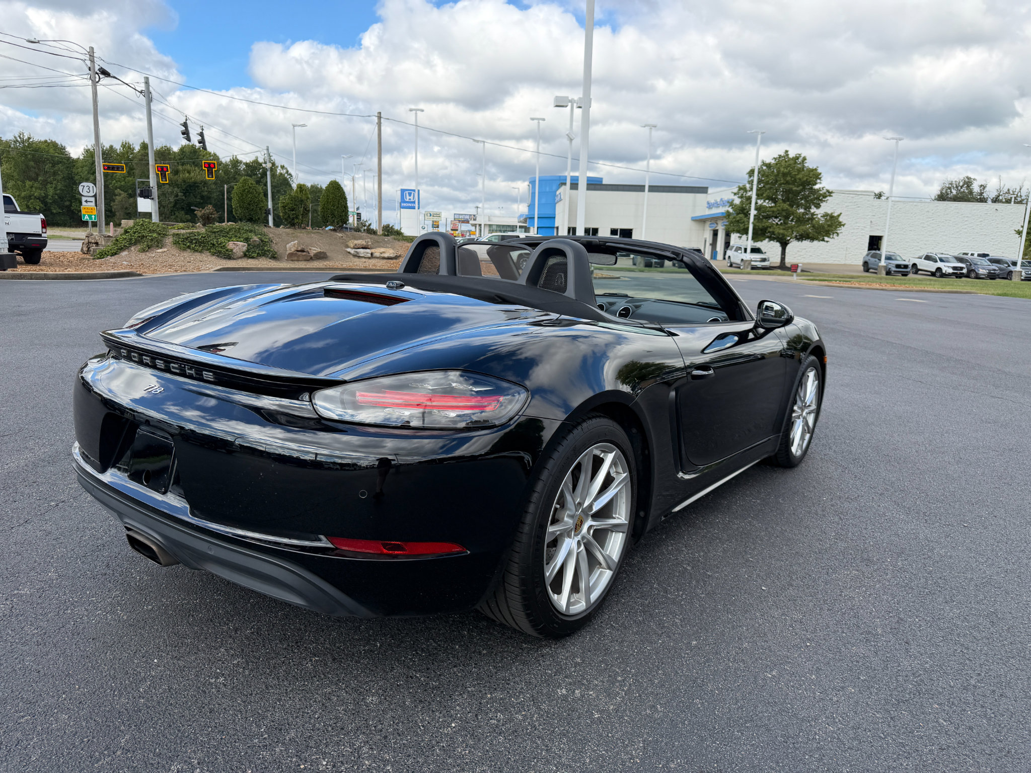 Used 2017 Porsche 718 Boxster RWD image 13
