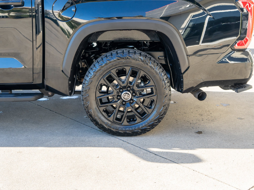 Used 2024 Toyota Tundra Limited AWD/4WD image 30