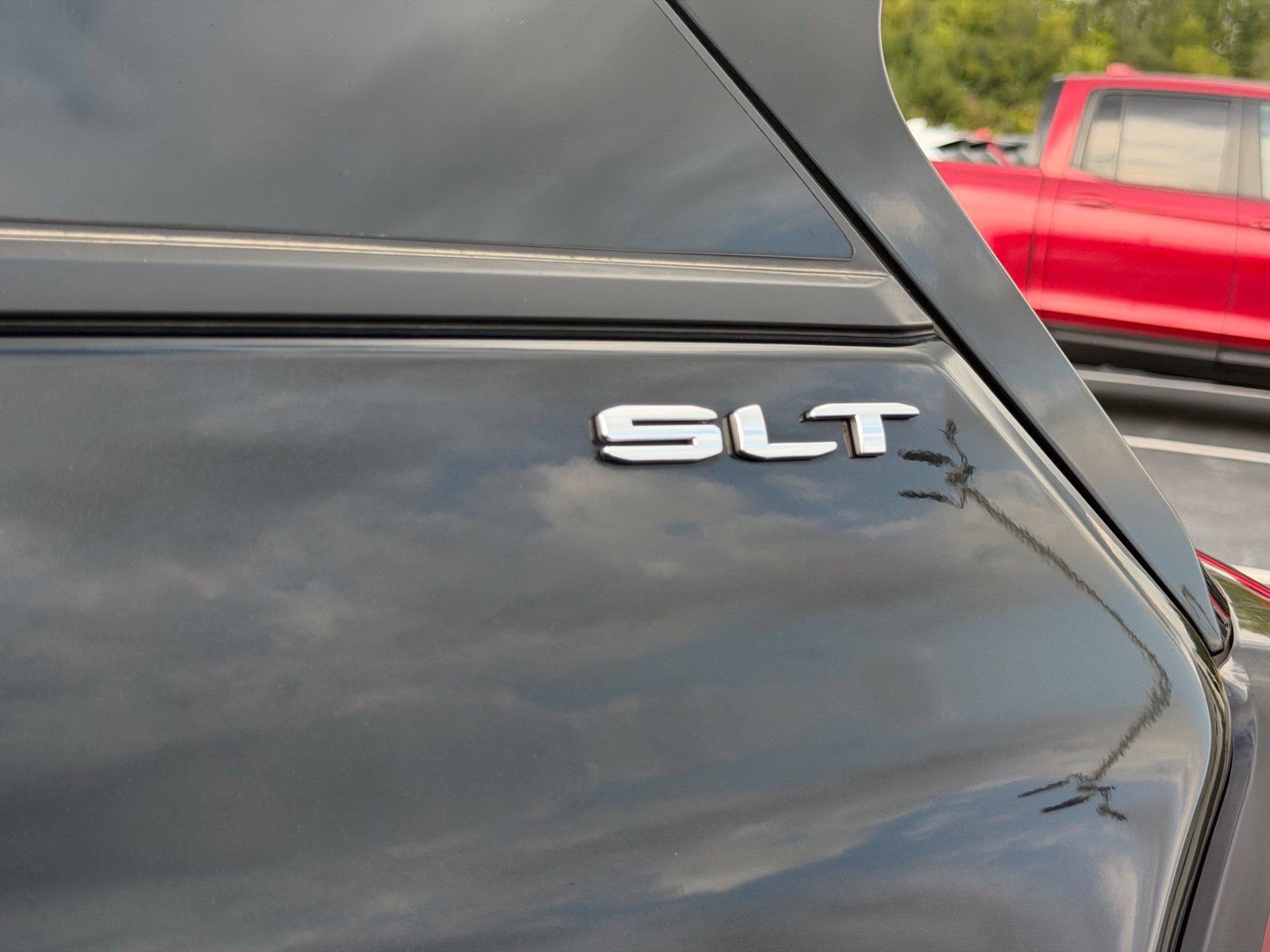 Used 2023 GMC Terrain SLT AWD/4WD image 31
