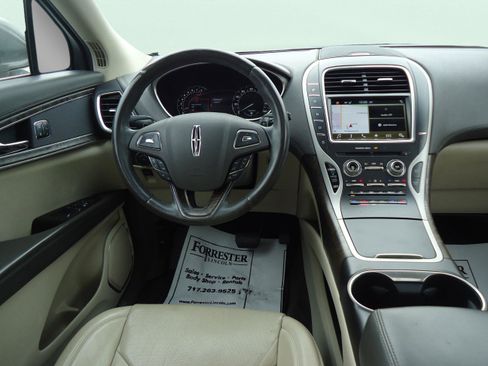 Used 2016 Lincoln MKX Reserve w/ Climate Package image 11