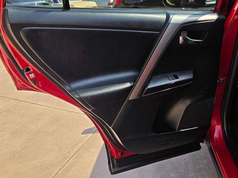 Used 2016 Toyota RAV4 XLE image 27