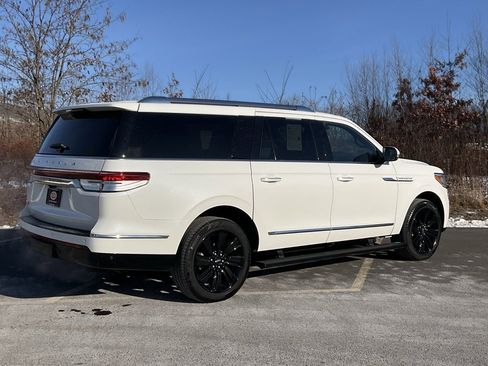 Used 2024 Lincoln Navigator L Reserve image 24