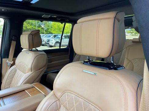 Used 2025 Jeep Grand Wagoneer Series III AWD/4WD image 25