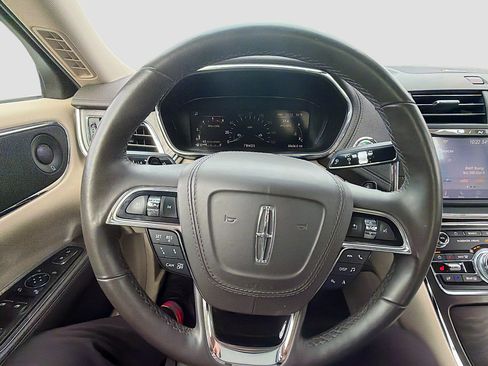 Used 2020 Lincoln Continental AWD w/ Premium Package image 11