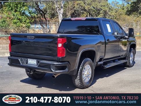 Used 2021 Chevrolet Silverado 2500 LT w/ Convenience Package image 5
