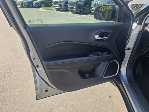 Used 2019 Jeep Compass Limited w/ Advanced Safety Group image 12