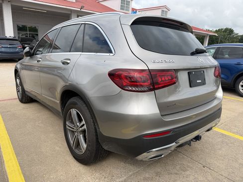 Used 2020 Mercedes-Benz GLC 300 image 2