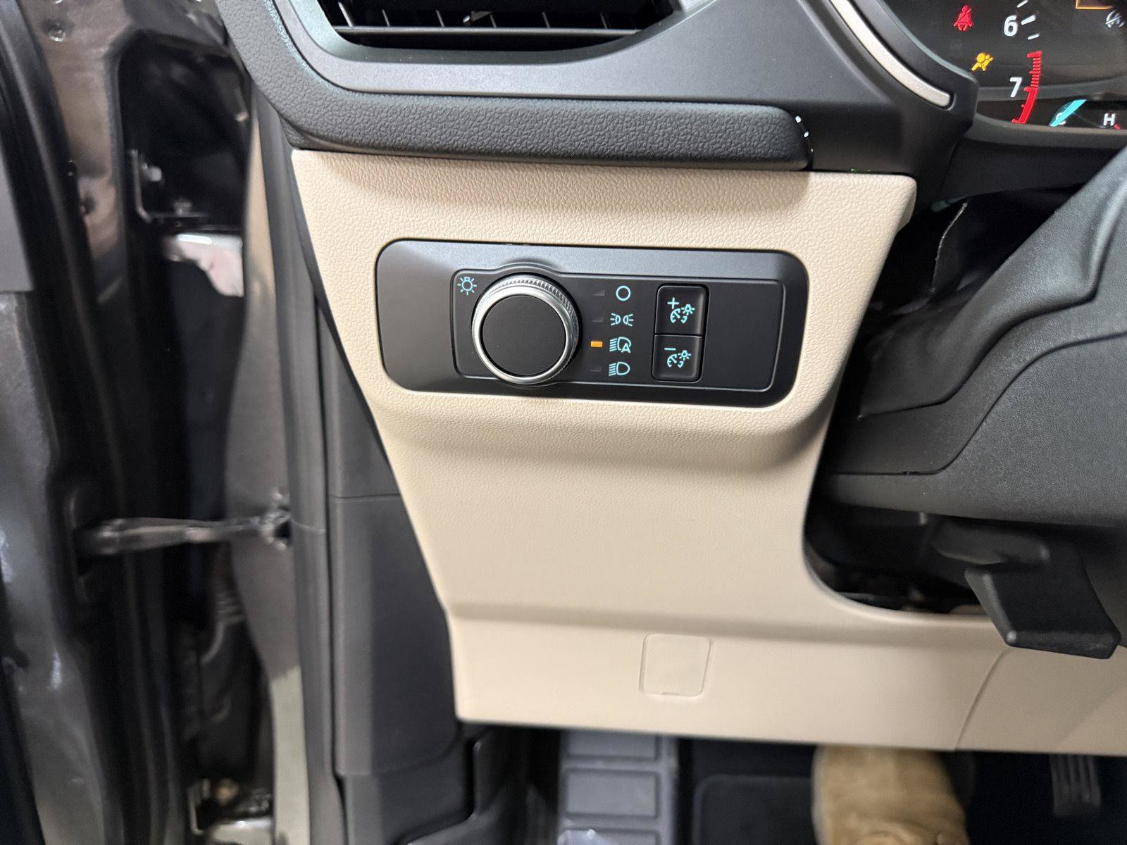 Used 2020 Ford Escape SE AWD/4WD image 16
