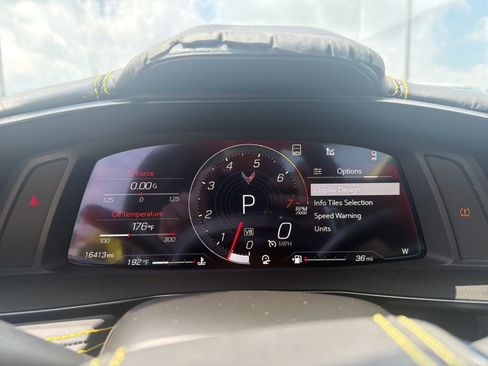 Used 2022 Chevrolet Corvette Stingray Premium Conv w/ Z51 Performance Package RWD image 18