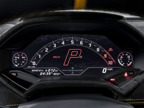 Used 2024 Lamborghini Huracan Sterrato image 17