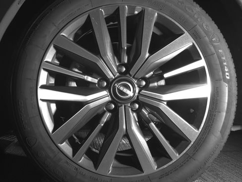 Used 2024 Nissan Kicks SV image 12