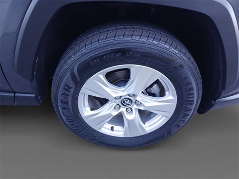 Used 2021 Toyota RAV4 XLE image 16
